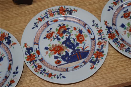 Four 18th century Chinese verte Imari plates, c.1740, diameter 22.5cm